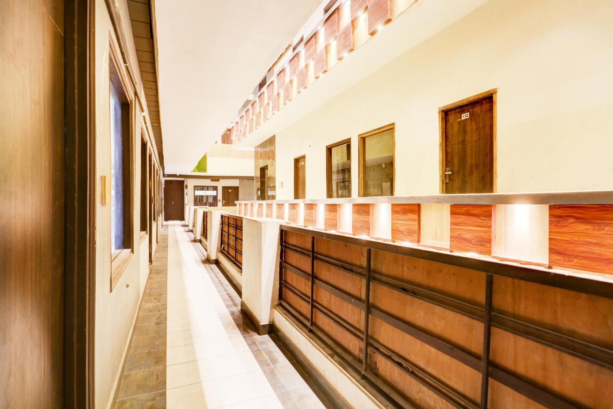 Super Townhouse Haibowal Chowk Ludhiana Exterior foto
